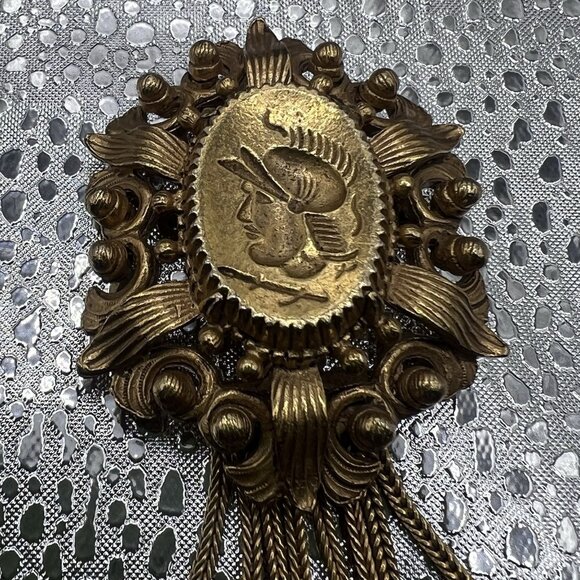 Florenza Roman Soldier Cameo Intaglio Tassel Signed Brooch Pin Vintage Gold TOne - Picture 3 of 7